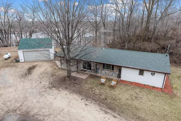 W2947 THORNAPPLE LN, Campbellsport, WI 53010