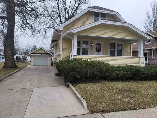 566 FOREST AVE,  Fond Du Lac,  WI 54935-3943