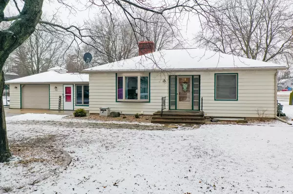 203 N BEECH ST, Black Creek, WI 54106-9703