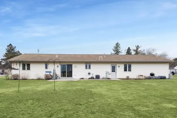 Francis Creek, WI 54220,328 S PACKER DR