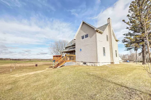 N8445 TOWN HALL RD, Black Creek, WI 54106