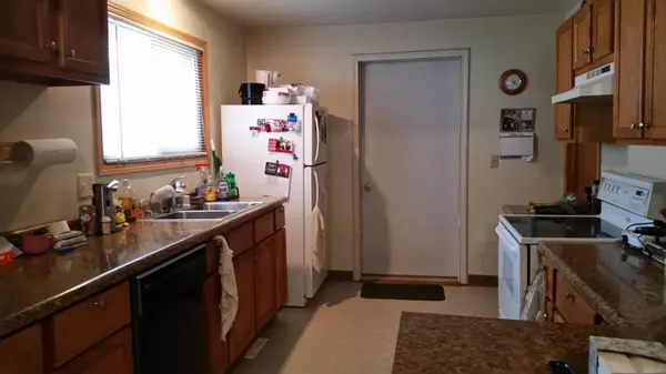 Oshkosh, WI 54902,15 W 12TH ST