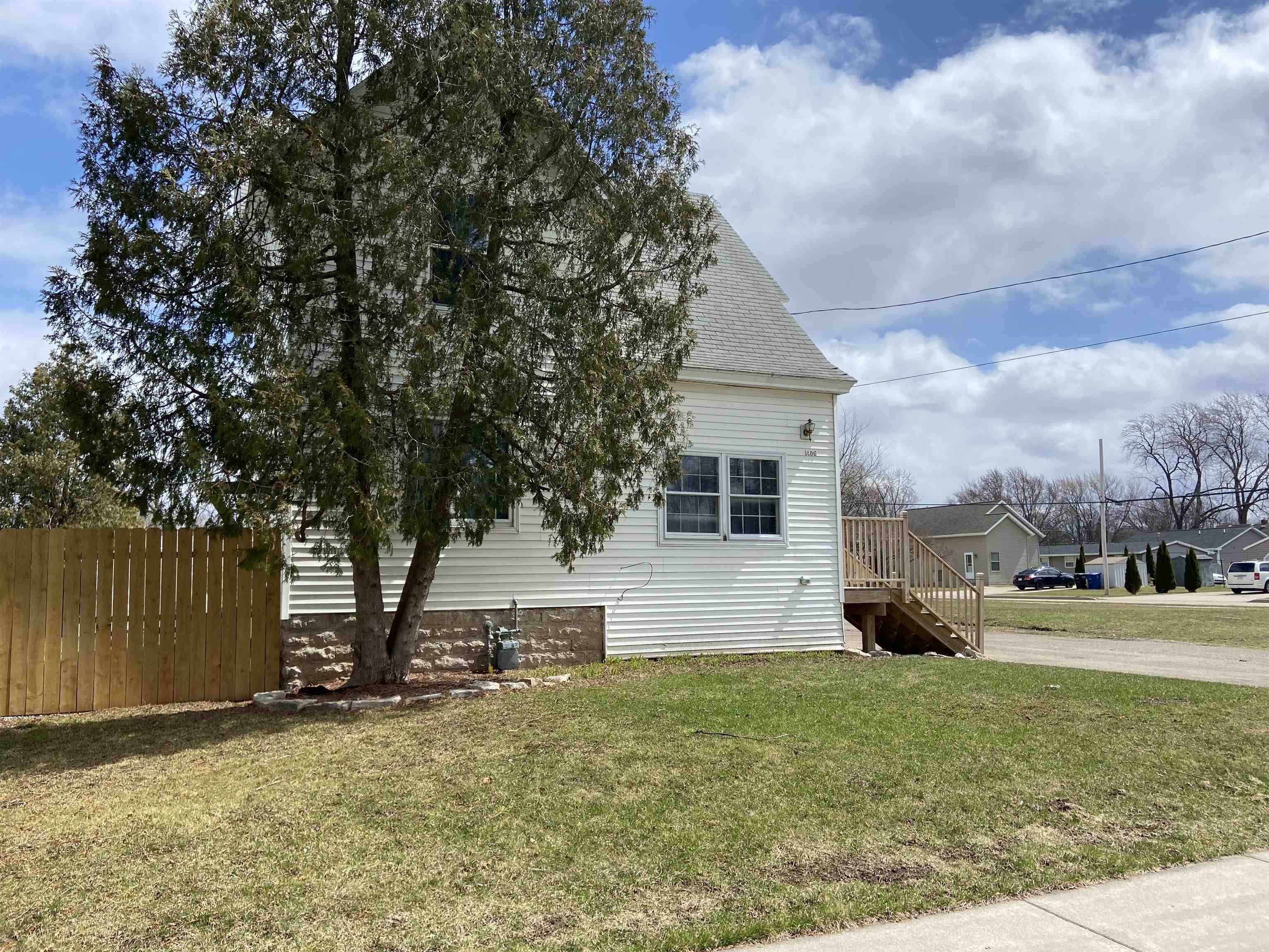 Oshkosh, WI 54901-3056,1406 GRAND ST