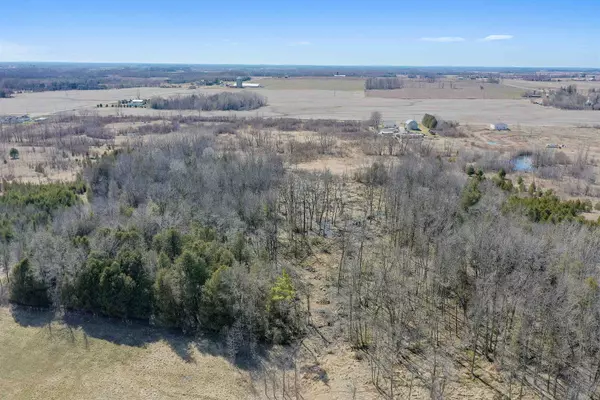 Pulaski, WI 54162,LAWN RD