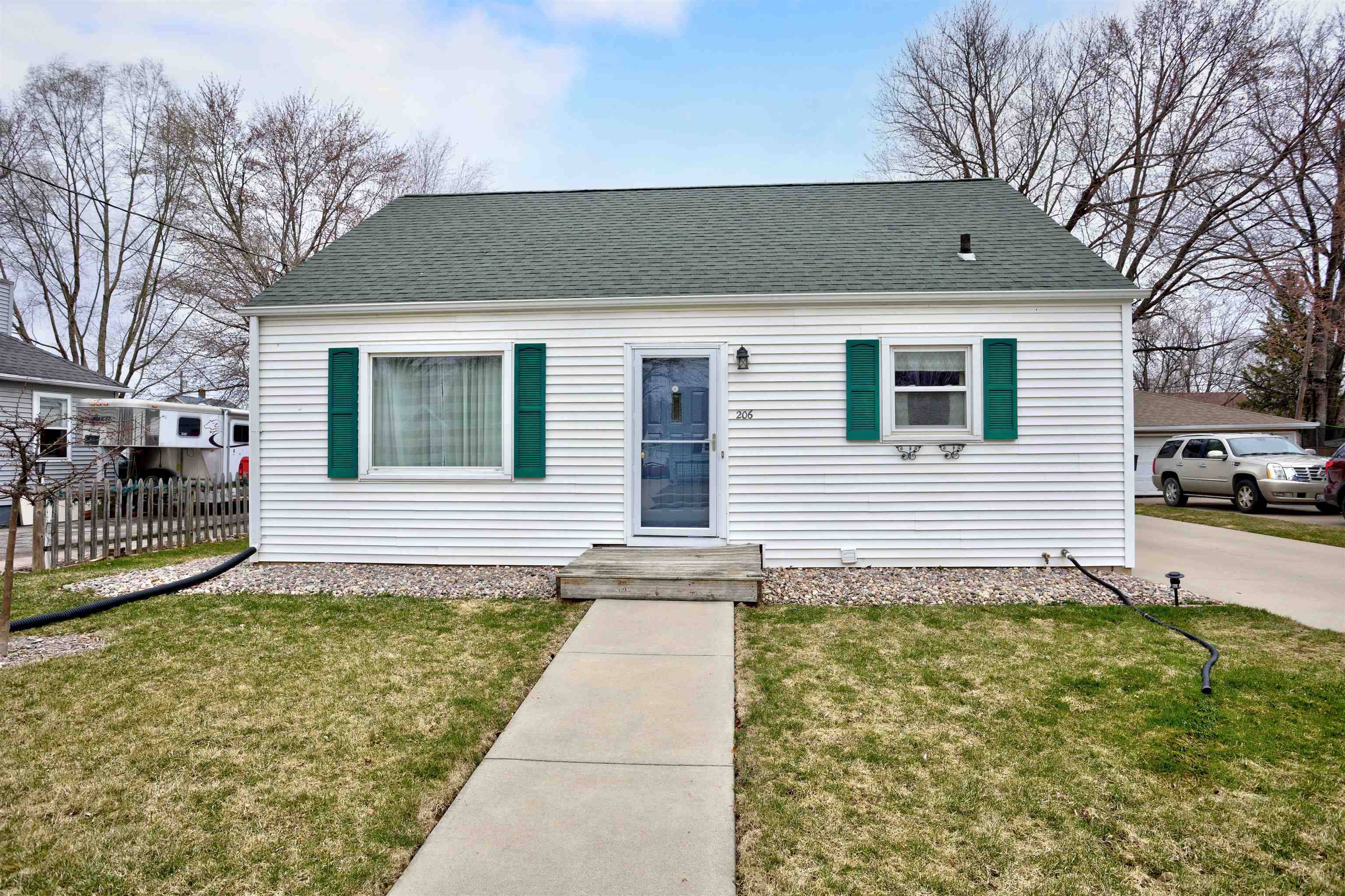 Appleton, WI 54915,206 E WILSON AVE