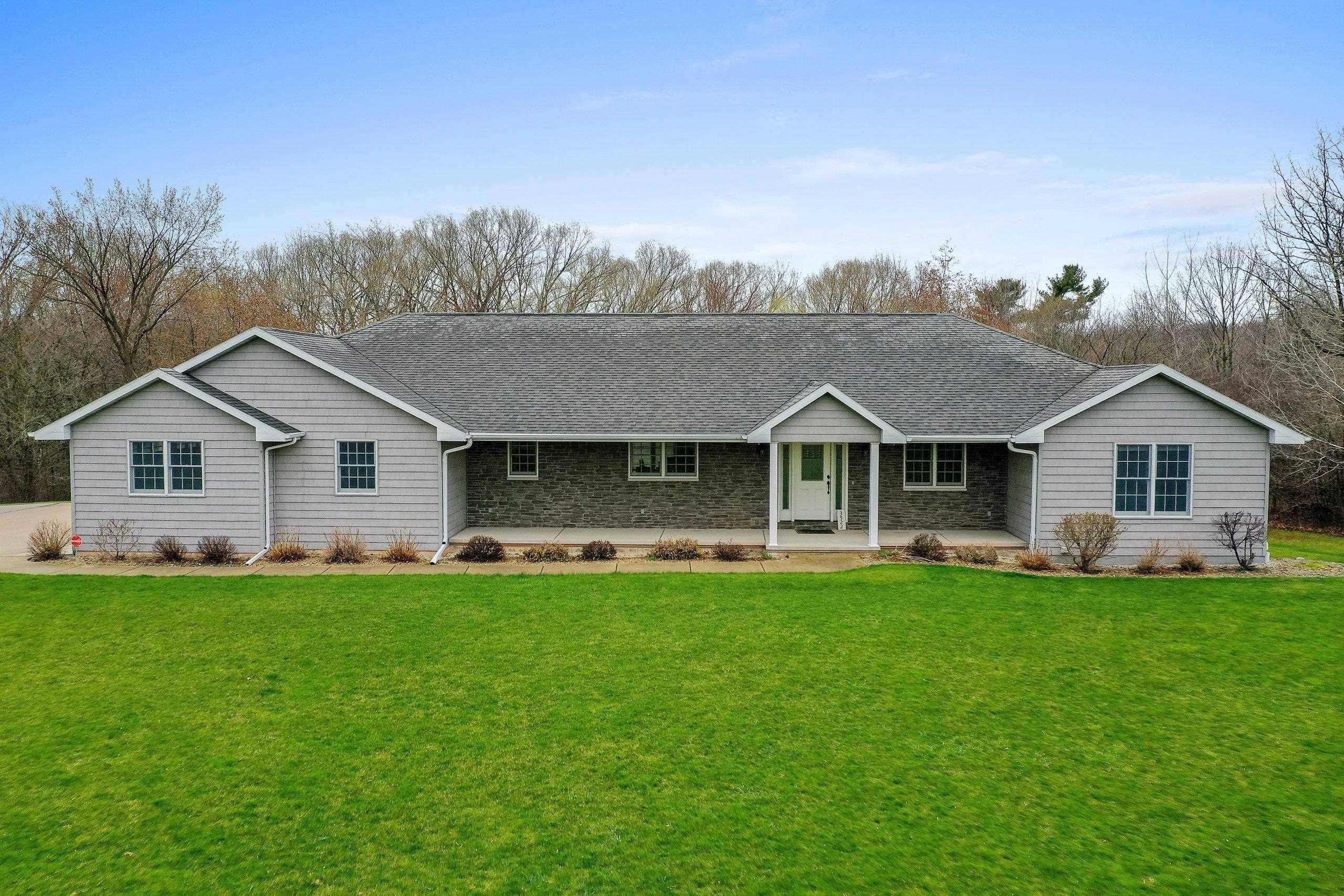3522 SAND ACRES DR, De Pere, WI 54115-9357