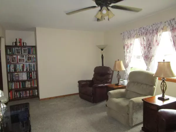 Waupaca, WI 54981-2007,1127 E CLARKE ST