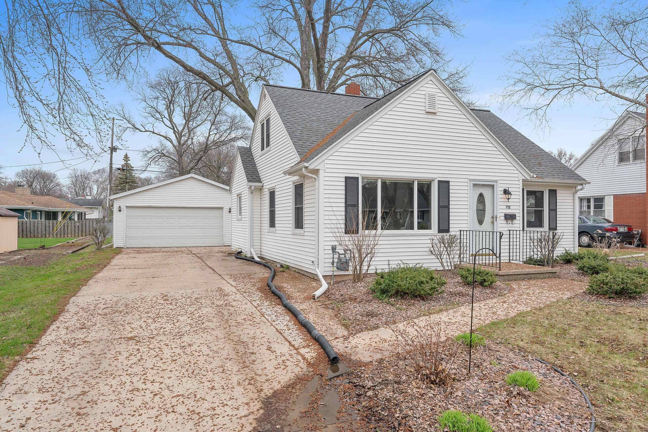 712 N ONTARIO ST, De Pere, WI 54115