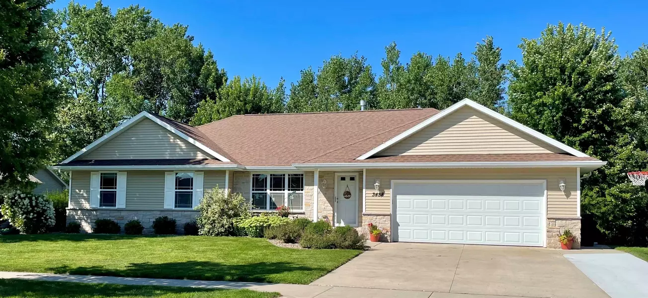 3458 SANDGATE CASTLE DR, Green Bay, WI 54313