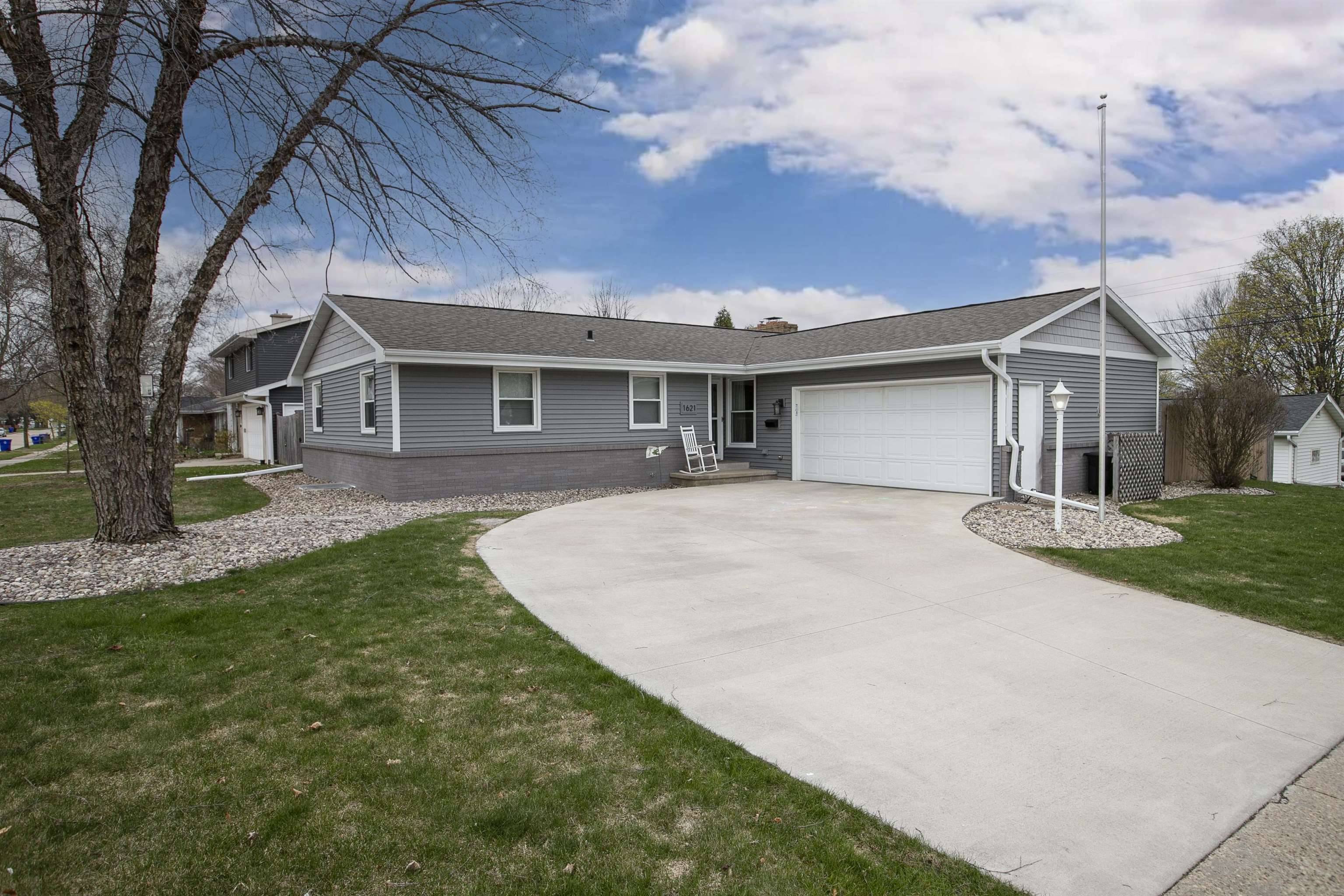 1621 W GRANT ST, Appleton, WI 54914-2590