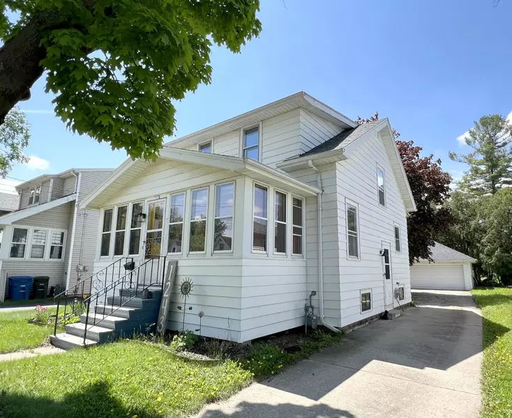 1243 WESTERN ST, Oshkosh, WI 54901-3667