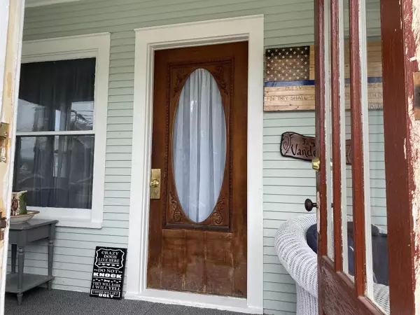Markesan, WI 53946-7185,153 W CHARLES ST