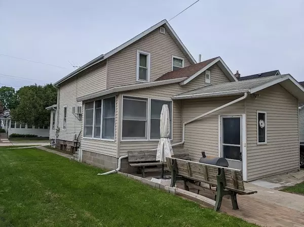 Oshkosh, WI 54901,1502 CEDAR ST