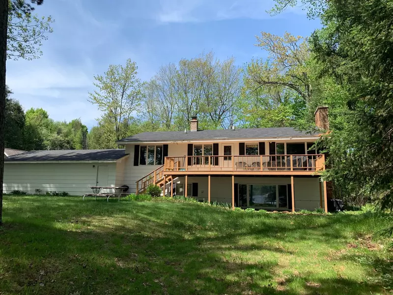 1113 RISSER RD, Crandon, WI 54520