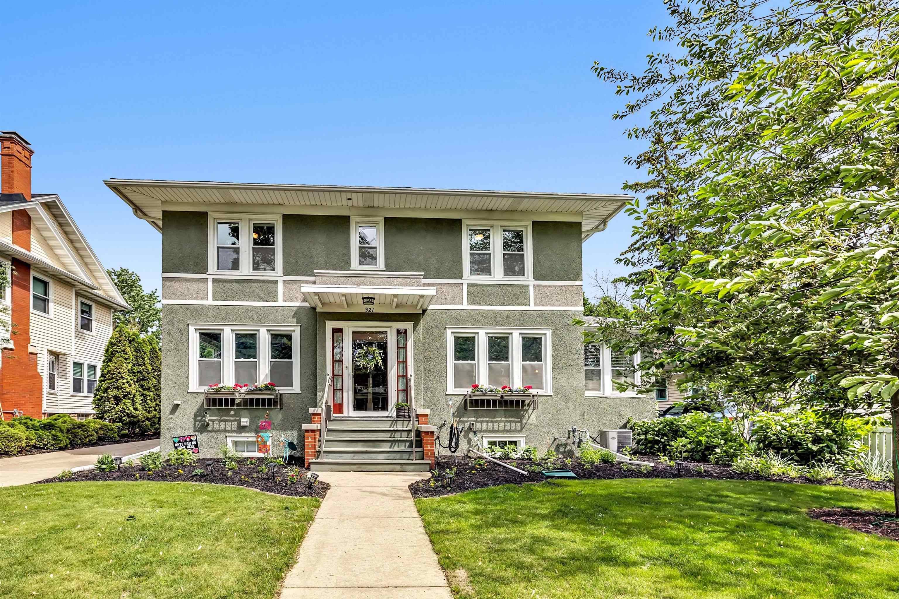 921 S JACKSON ST, Green Bay, WI 54302