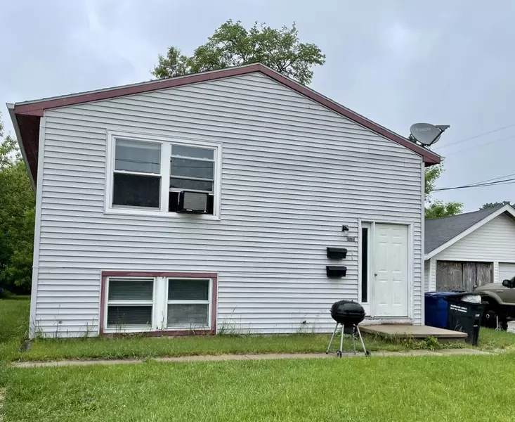 640 BAY SHORE DR, Oshkosh, WI 54901