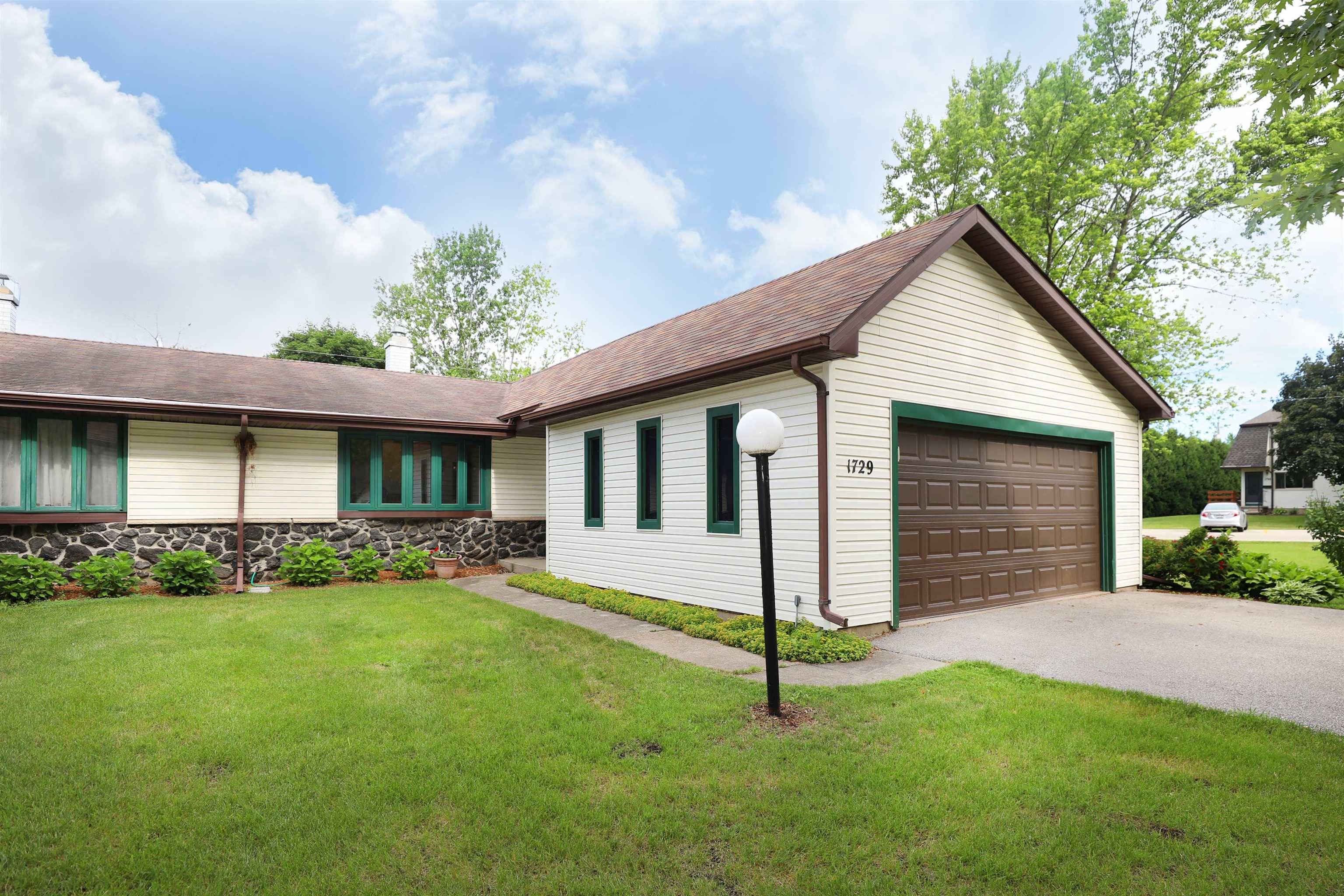1729 TONYA TRL, Neenah, WI 54956
