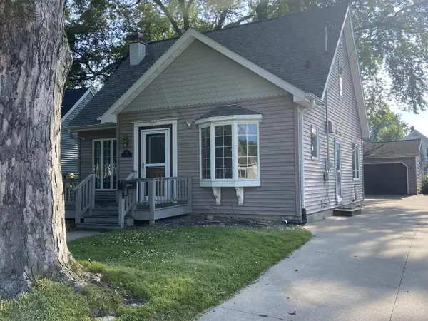 Neenah, WI 54956,607 GROVE ST