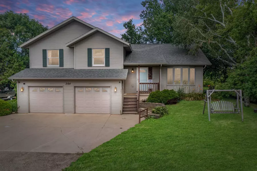 364 TRIANGLE DR, Hobart, WI 54155