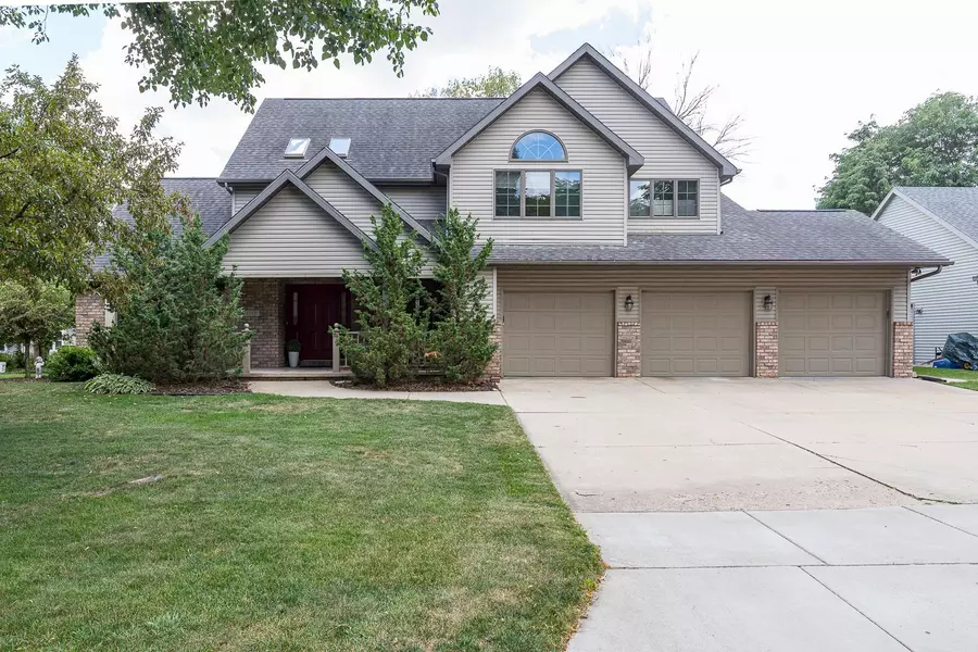 1117 E RUSTIC RD, Appleton, WI 54911
