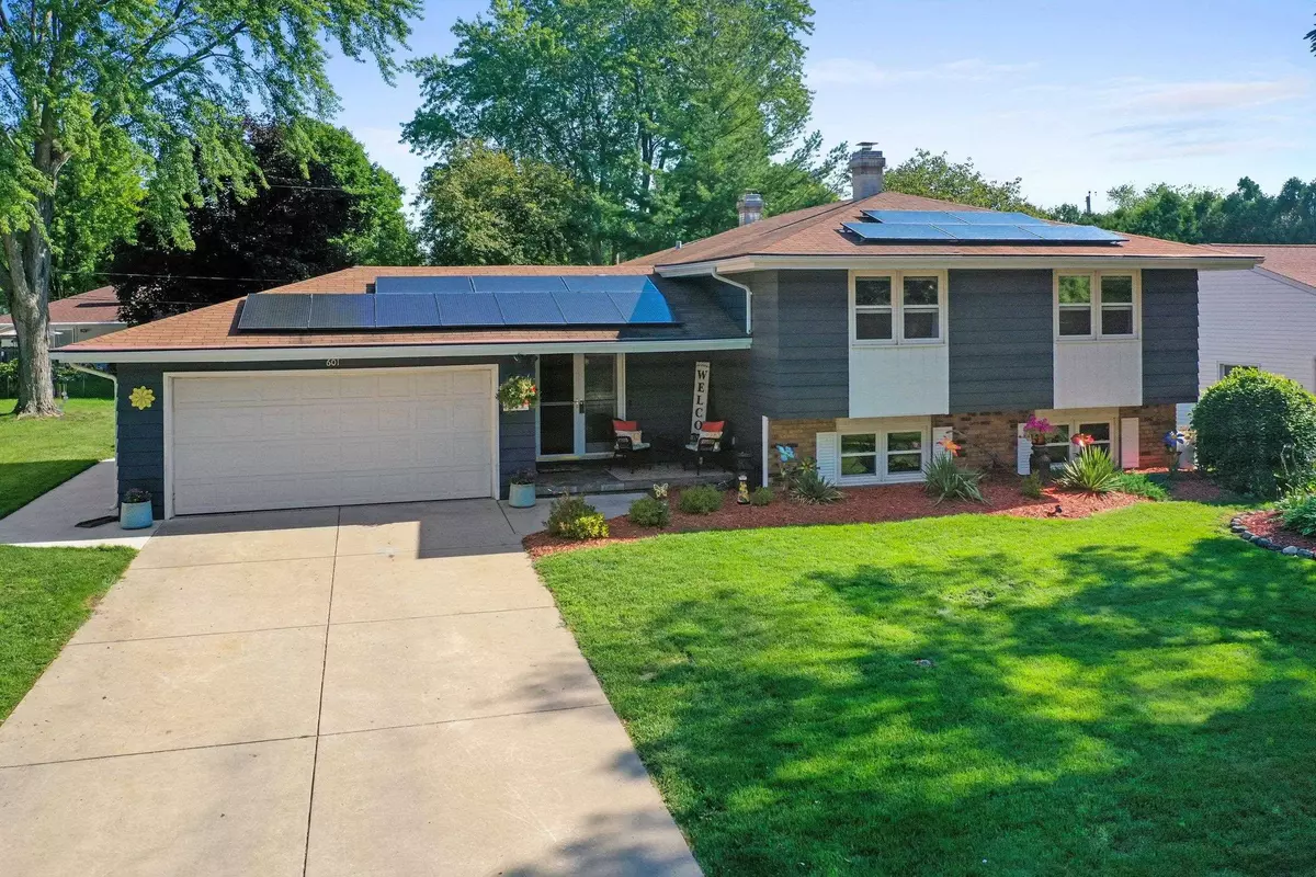 Green Bay, WI 54301-1134,601 SUNRISE LN