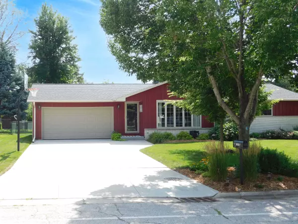 1595 W PAULSON RD, Ashwaubenon, WI 54313-6052