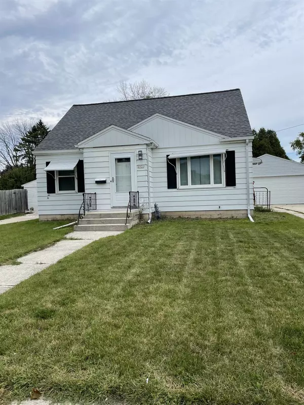 2921 S 8TH ST, Sheboygan, WI 53081-6811