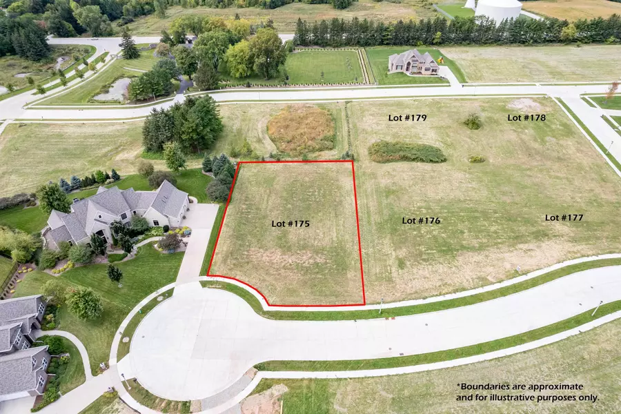 7135 N TRINITY CT #175, Appleton, WI 54913