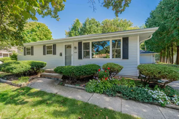 Appleton, WI 54915,2424 S KERNAN AVE