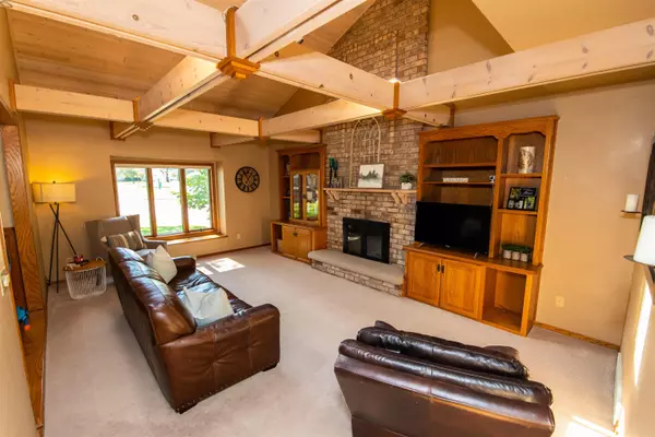 Appleton, WI 54911-8531,1118 E OVERLAND RD