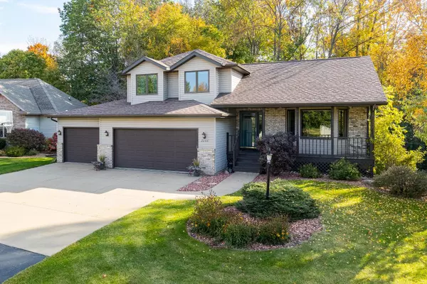 W2286 VALLEYWOOD LN,  Appleton,  WI 54915