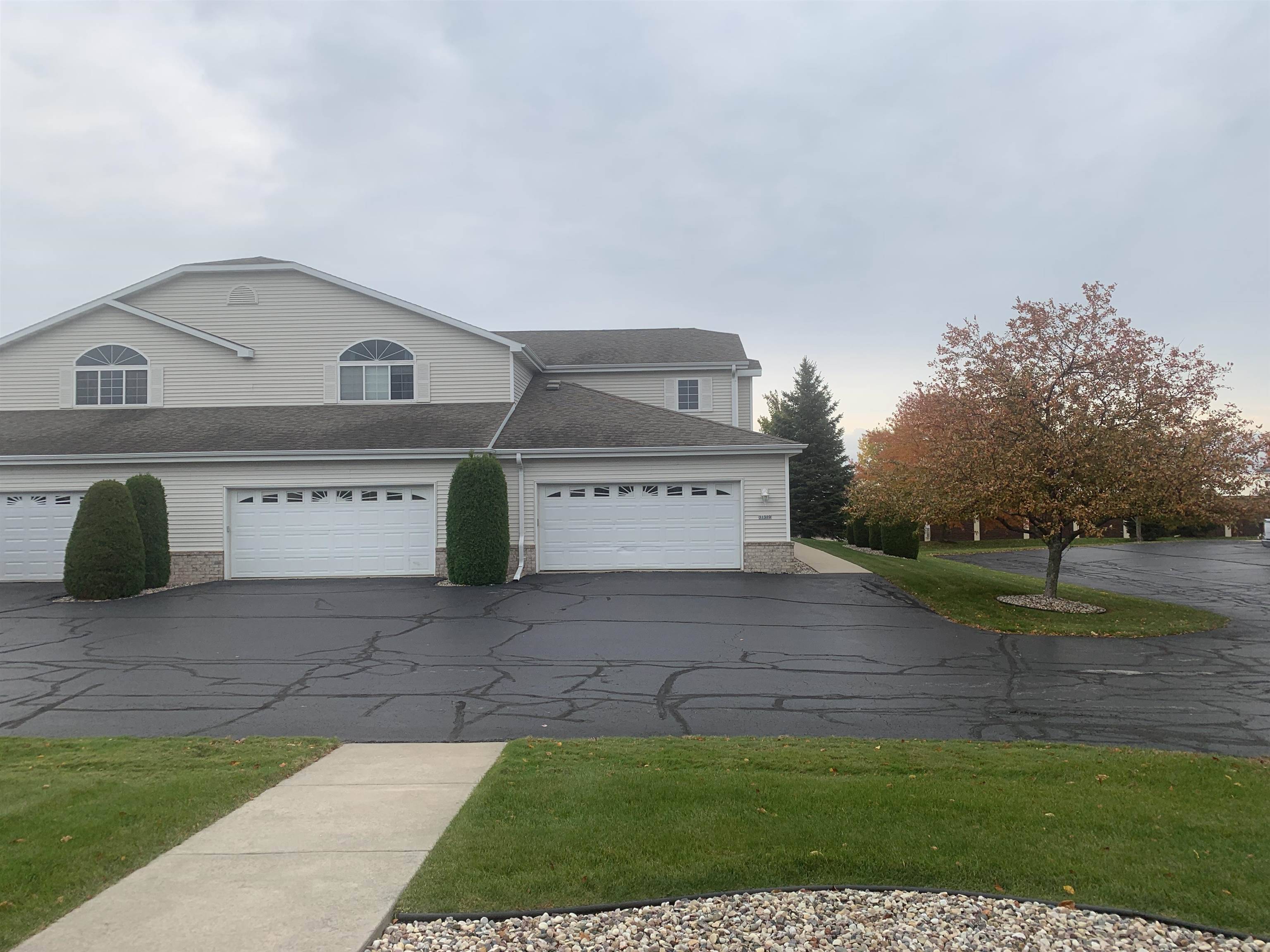 Oshkosh, WI 54904-6746,3130 WHITE TAIL LN