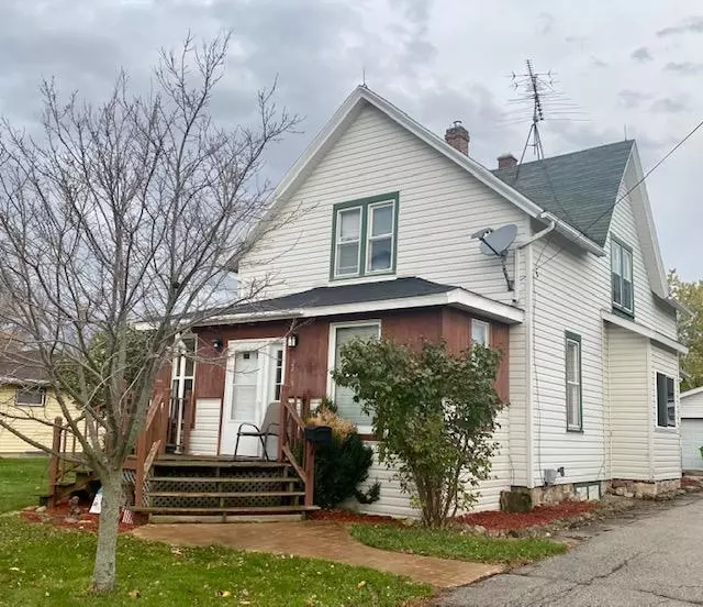 2418 STATE AVE, New Holstein, WI 53061-1042