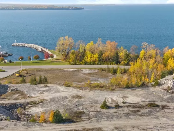 Sturgeon Bay, WI 54235,4882 BAY SHORE DR #2