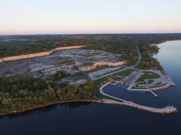 Sturgeon Bay, WI 54235,4882 BAY SHORE DR #2