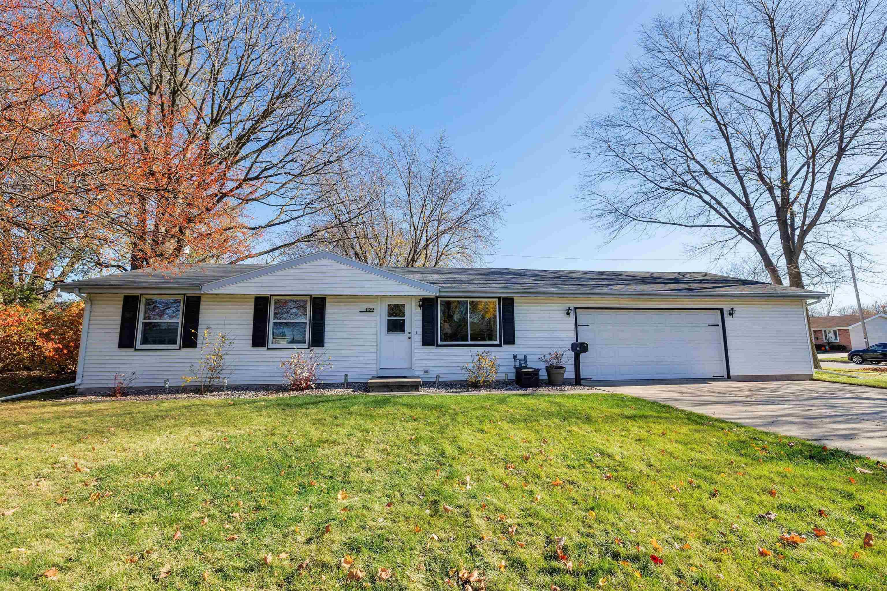 1129 SUBURBAN DR, De Pere, WI 54115-1032