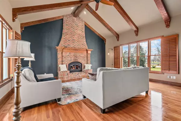 Appleton, WI 54914-4141,42 MEADOWBROOK CT