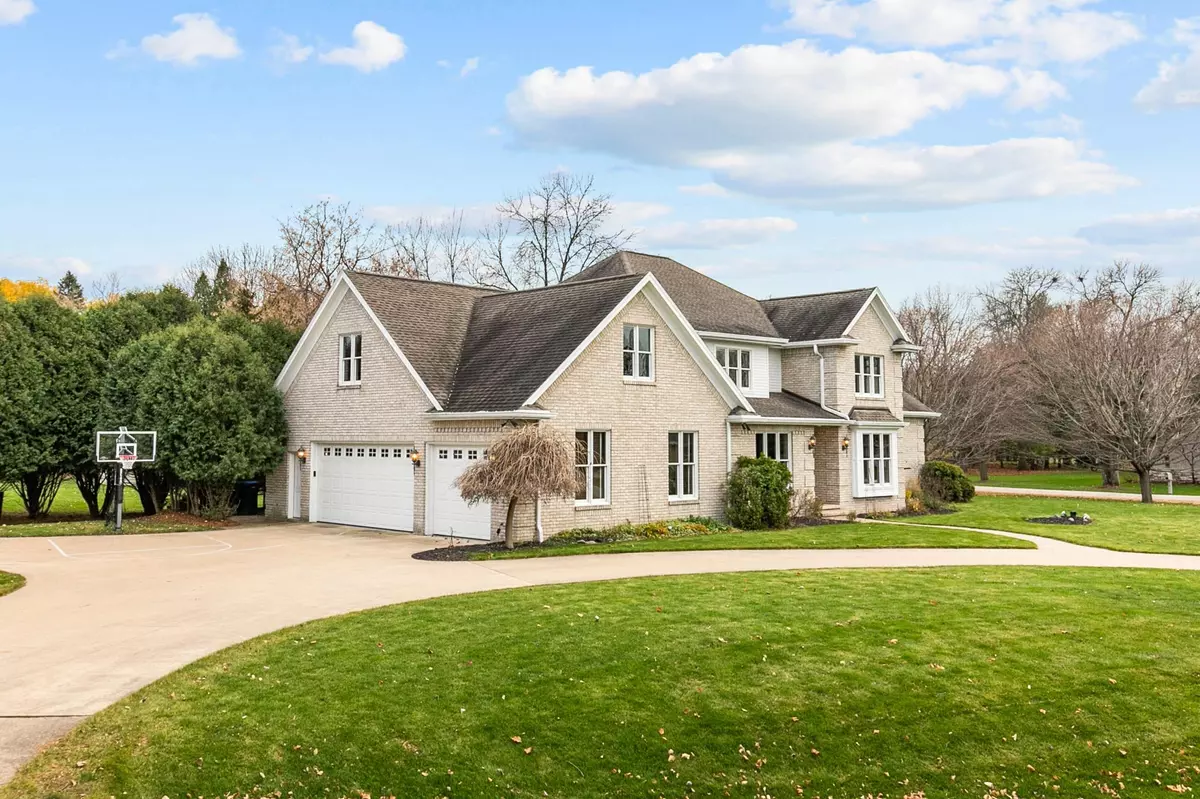 Appleton, WI 54914-4141,42 MEADOWBROOK CT
