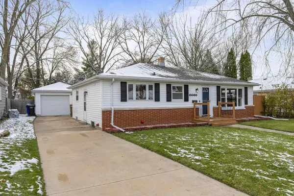 Appleton, WI 54915,1711 S WALDEN AVE