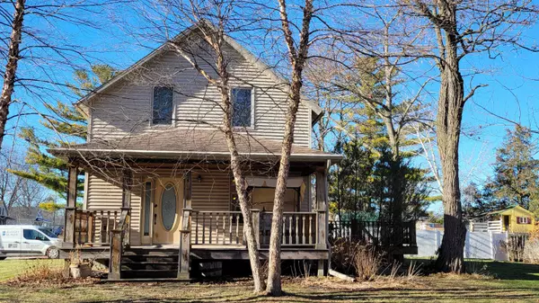 Pulaski, WI 54162-9311,135 FLORA ST