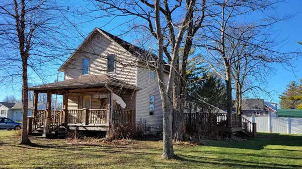 Pulaski, WI 54162-9311,135 FLORA ST