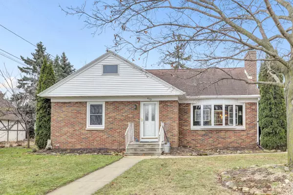 413 ST JOHN ST, Luxemburg, WI 54217-0000