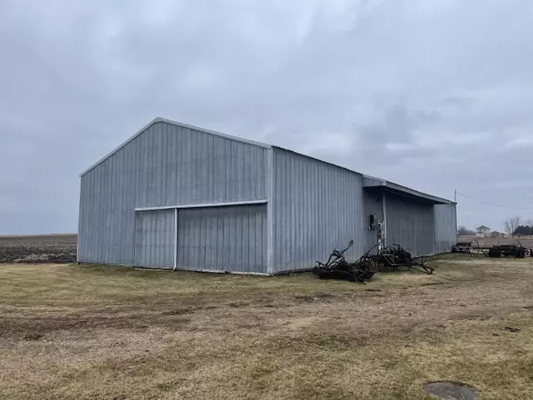 COUNTY G, New Holstein, WI 53061