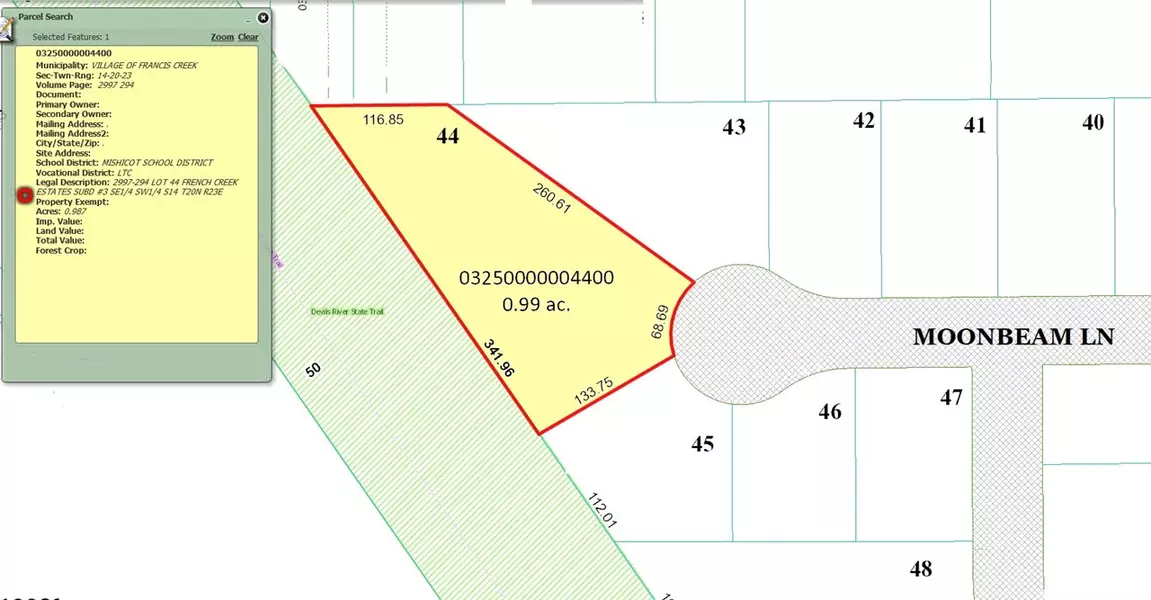 710 MOON BEAM LN #44, Francis Creek, WI 54214