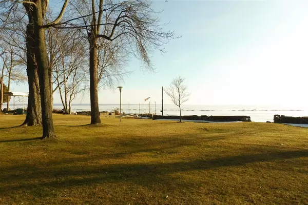 Menasha, WI 54952-2909,1771 BRIGHTON BEACH RD