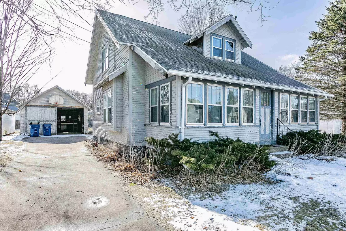 Clintonville, WI 54929,101 10TH ST