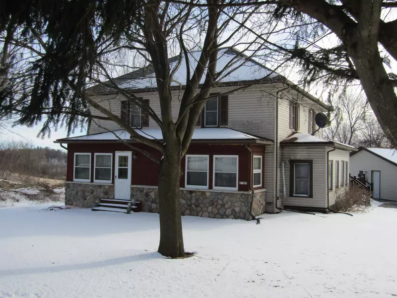 W7755 COUNTY ROAD V, Cascade, WI 53011-1234