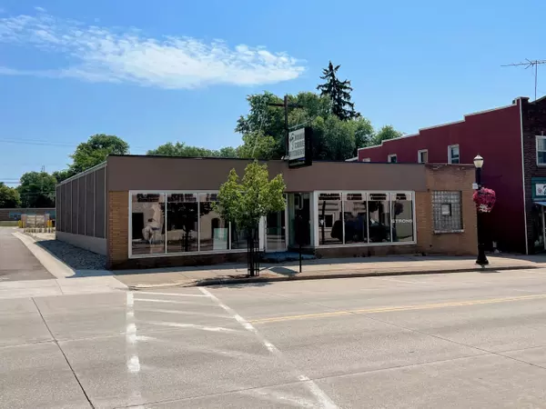 143 S MAIN ST, Clintonville, WI 54929-1667