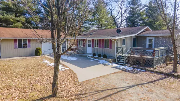 N4258 COUNTY ROAD EE, Redgranite, WI 54970