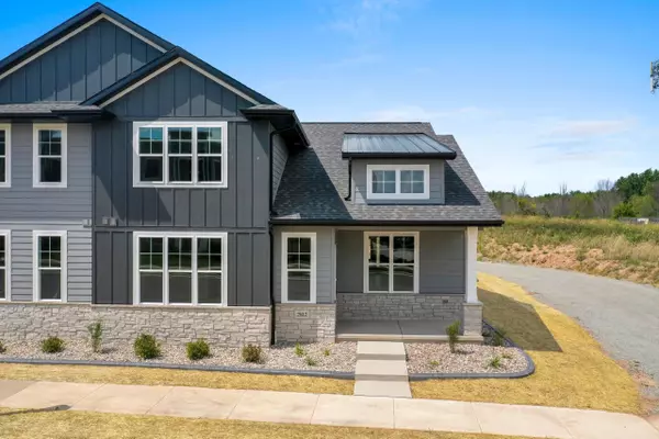 2812 ELM TREE HL, Howard, WI 54313-0000